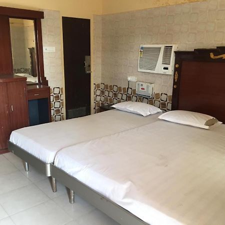 Hotel Maa Kamakhya Puri Eksteriør billede