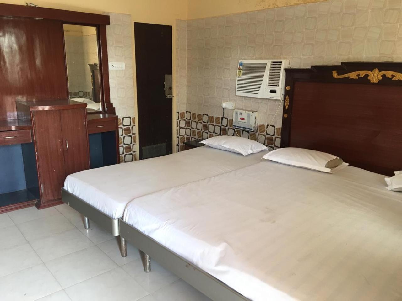 Hotel Maa Kamakhya Puri Eksteriør billede