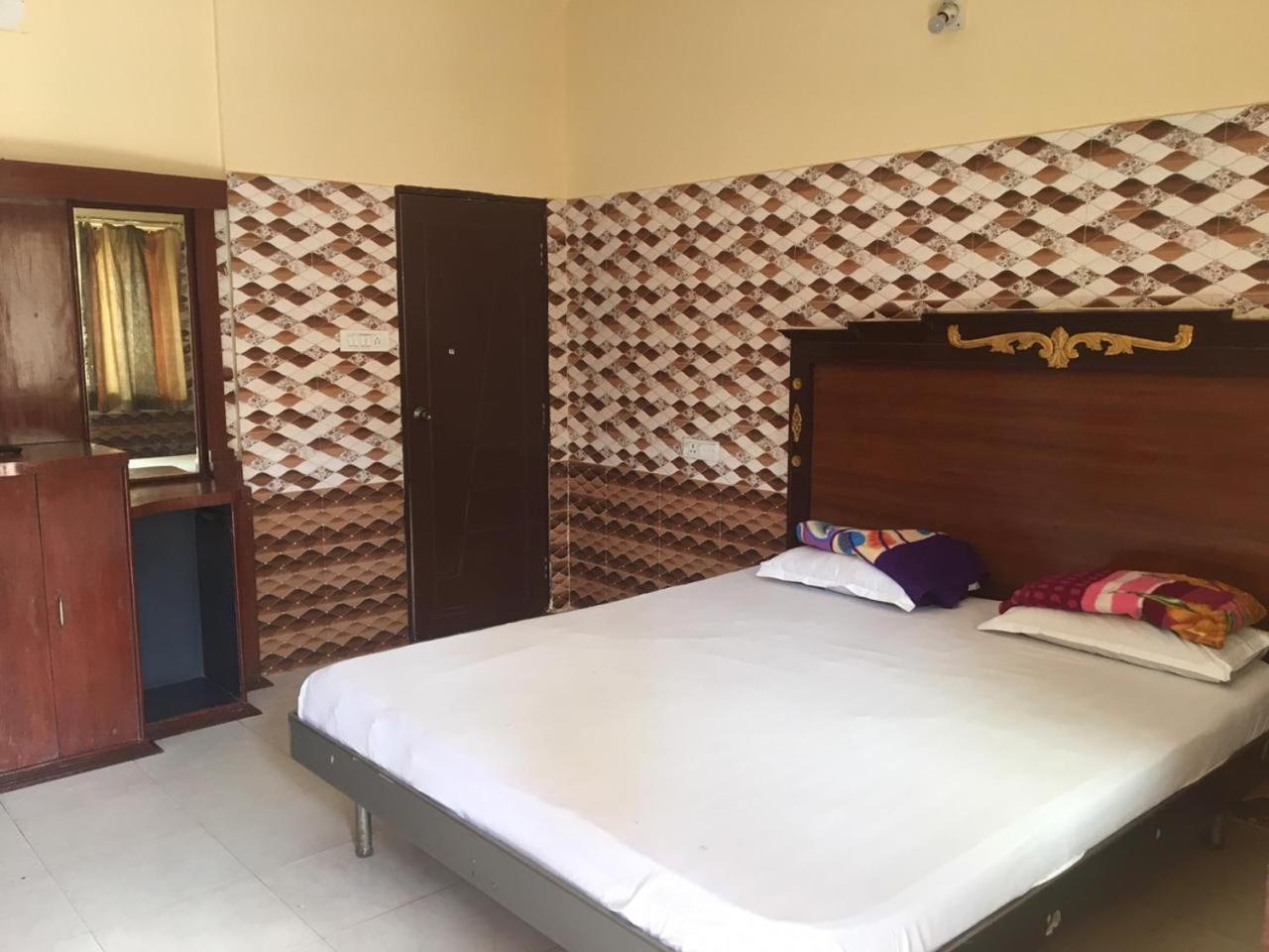 Hotel Maa Kamakhya Puri Eksteriør billede
